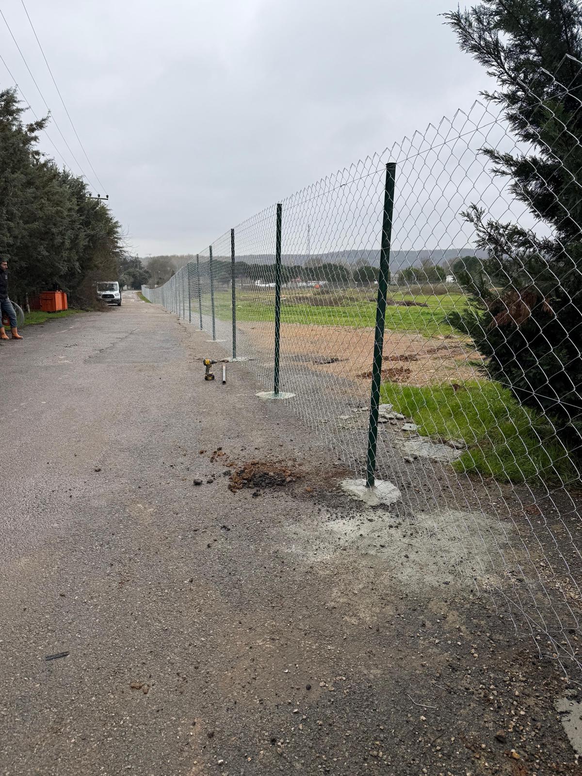 Kocaeli Sevindikli Beton Direkli Tel Uygulaması - MEFA Tel Çit
